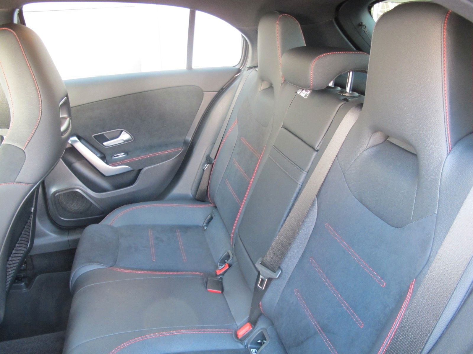 Mercedes-Benz A 180 AMG Line - Samsaru's Car Outlet
