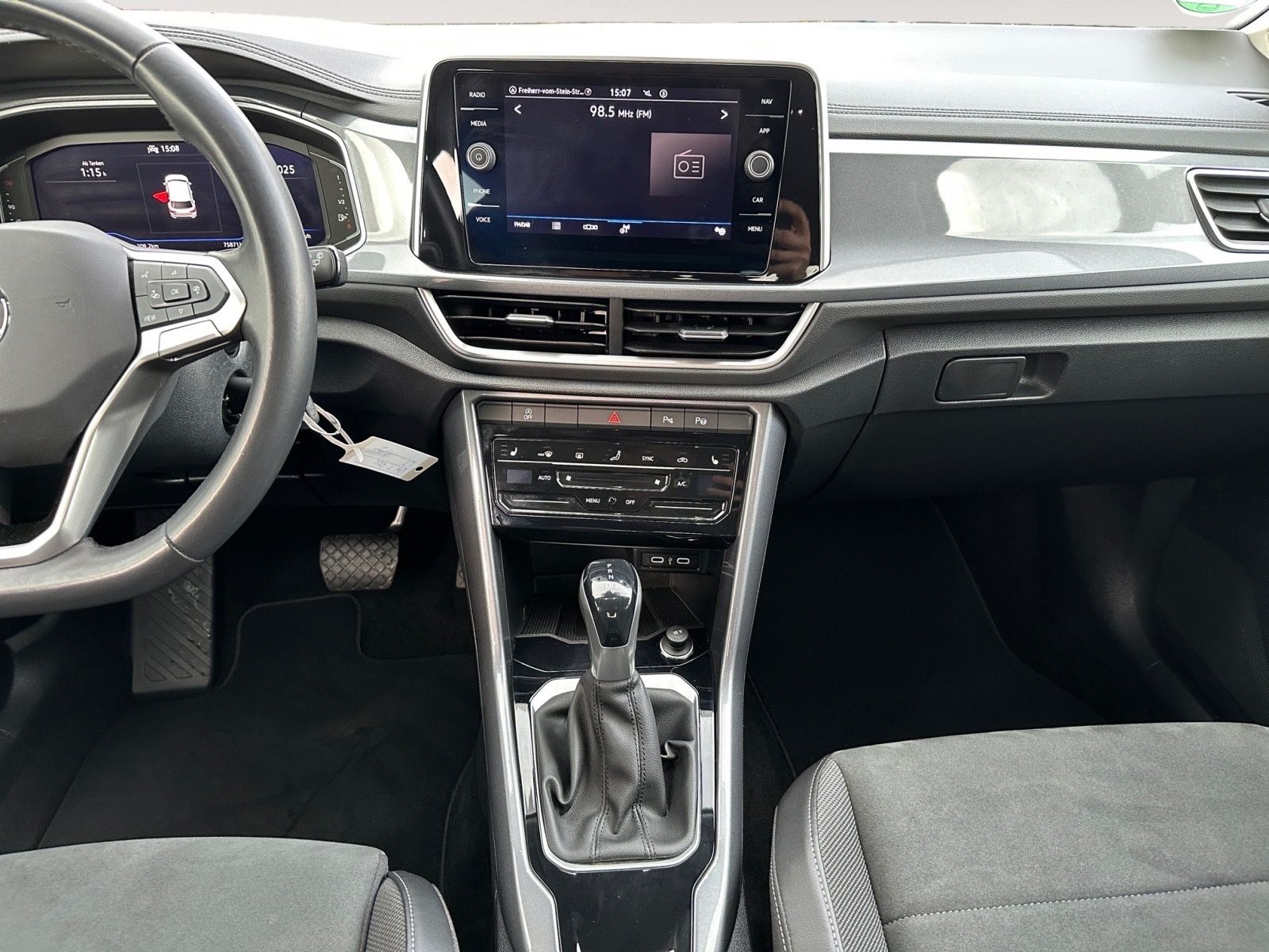 Volkswagen T-Roc 2.0 - Samsaru's Car Outlet