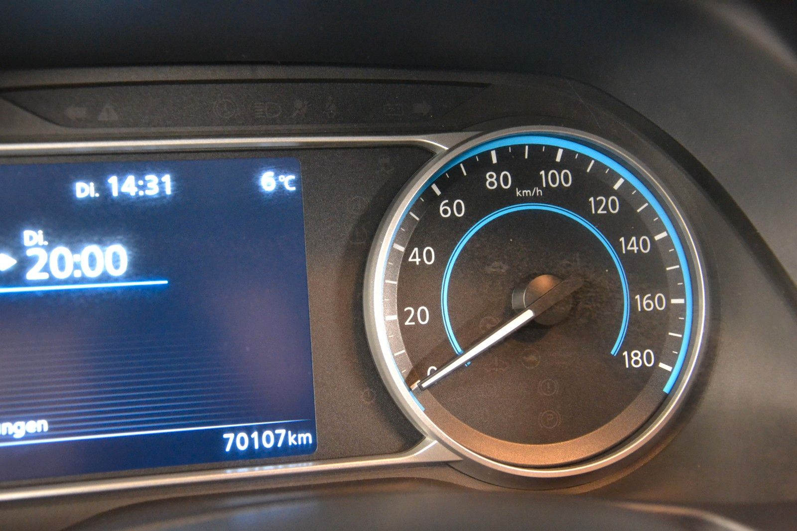 Nissan Leaf N-Connecta 40kW/h - Samsaru's Car Outlet
