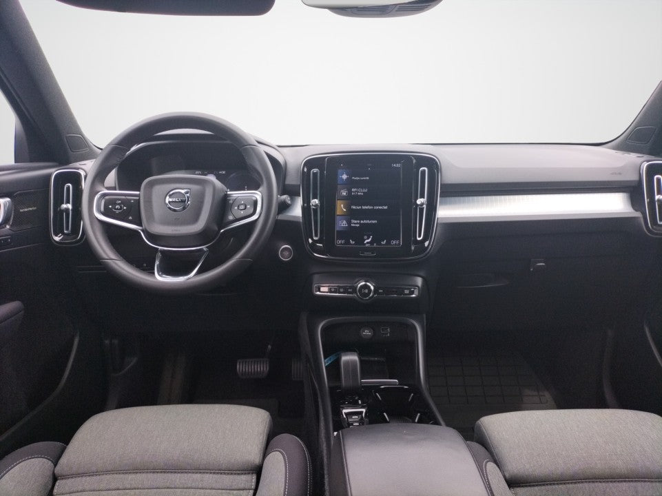 Volvo XC 40 Garantie 12 luni / Rate / Leasing / Credit / Istoric si km certificati