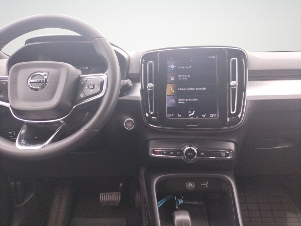 Volvo XC 40 Garantie 12 luni / Rate / Leasing / Credit / Istoric si km certificati
