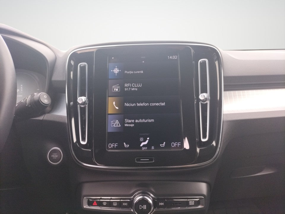 Volvo XC 40 Garantie 12 luni / Rate / Leasing / Credit / Istoric si km certificati