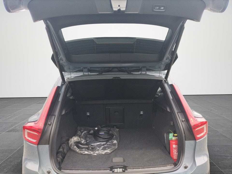 Volvo XC 40 Garantie 12 luni / Rate / Leasing / Credit / Istoric si km certificati