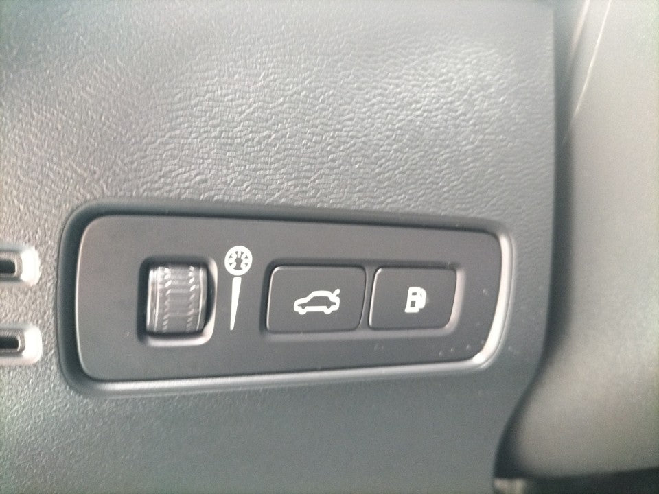 Volvo XC 40 Garantie 12 luni / Rate / Leasing / Credit / Istoric si km certificati