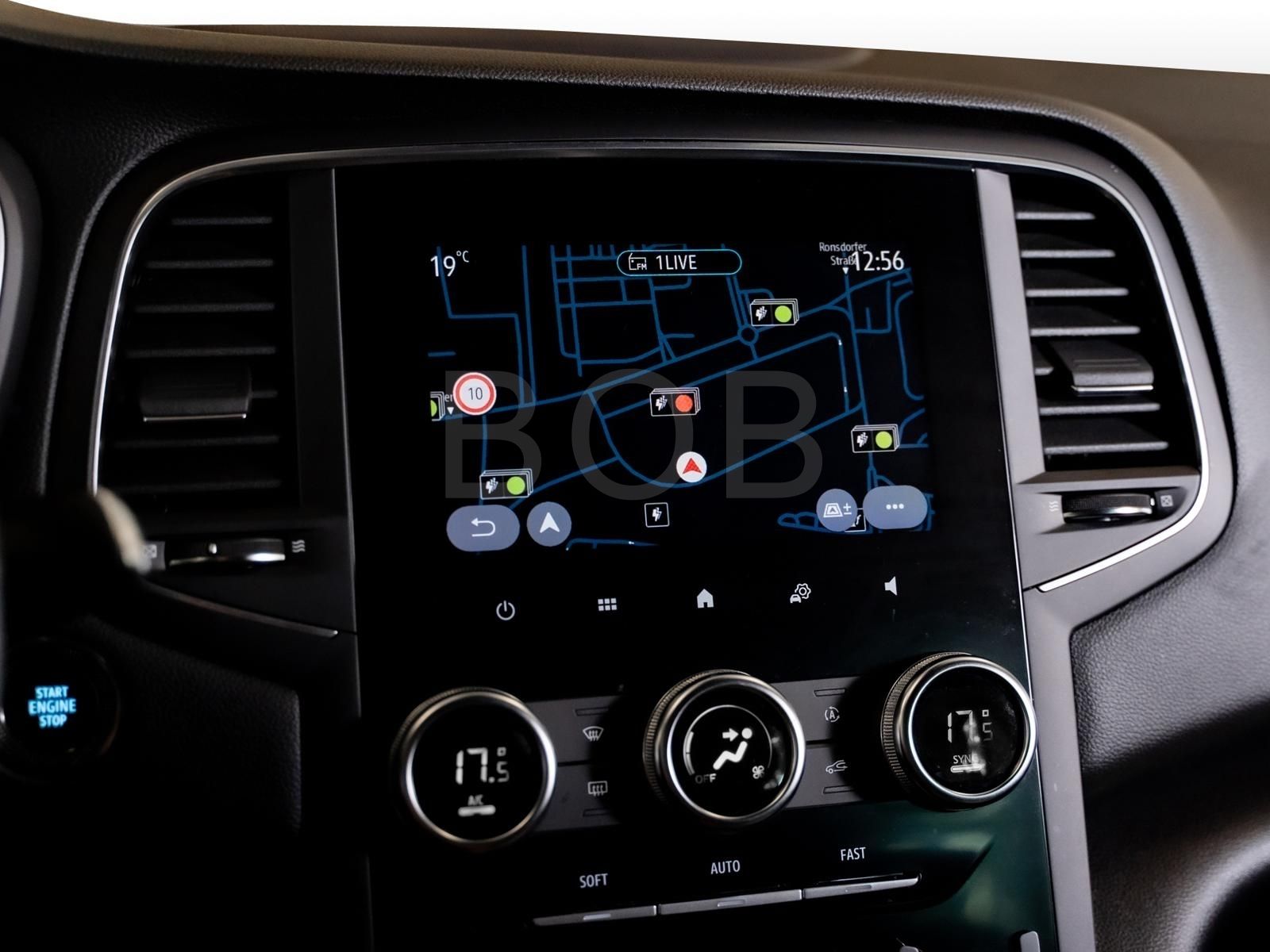 Renault Megane Grandtour ZEN E-TECH Plug-in - Samsaru's Car Outlet