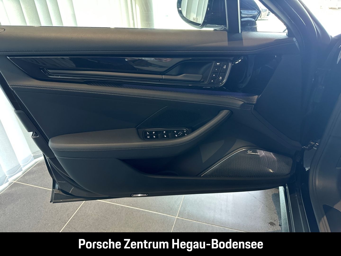 Porsche Panamera Turbo E-Hybrid/Active Ride/Sportabgasan