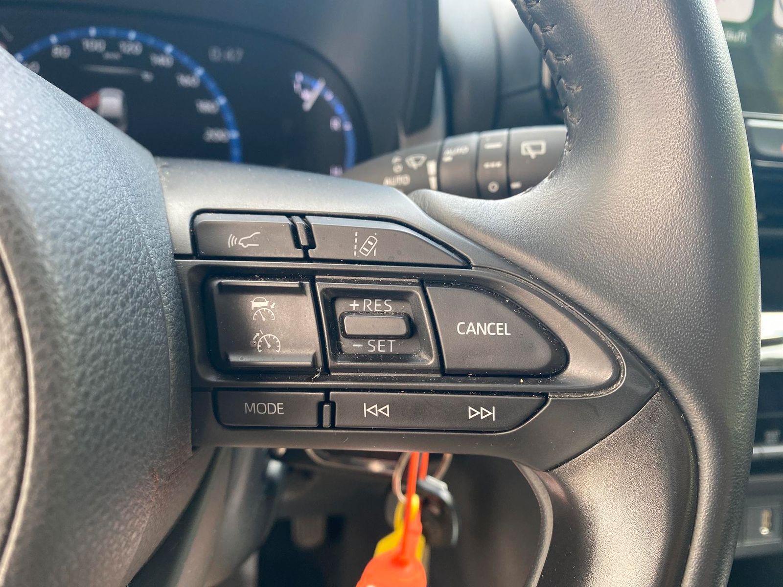 Toyota Yaris Cross 1.5 Hybrid AWD-i,SHZ,R-Cam,App-Co...