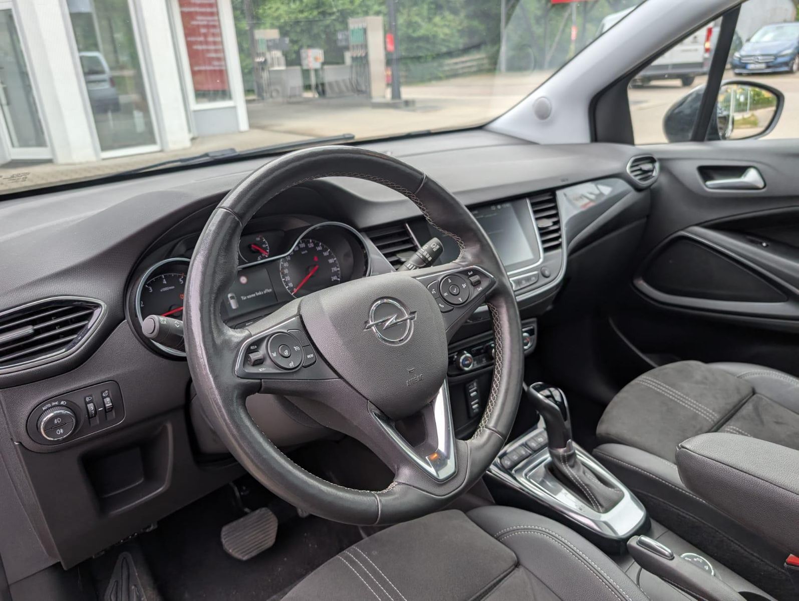 Opel Crossland 1.2 Elegance - Samsaru's Car Outlet