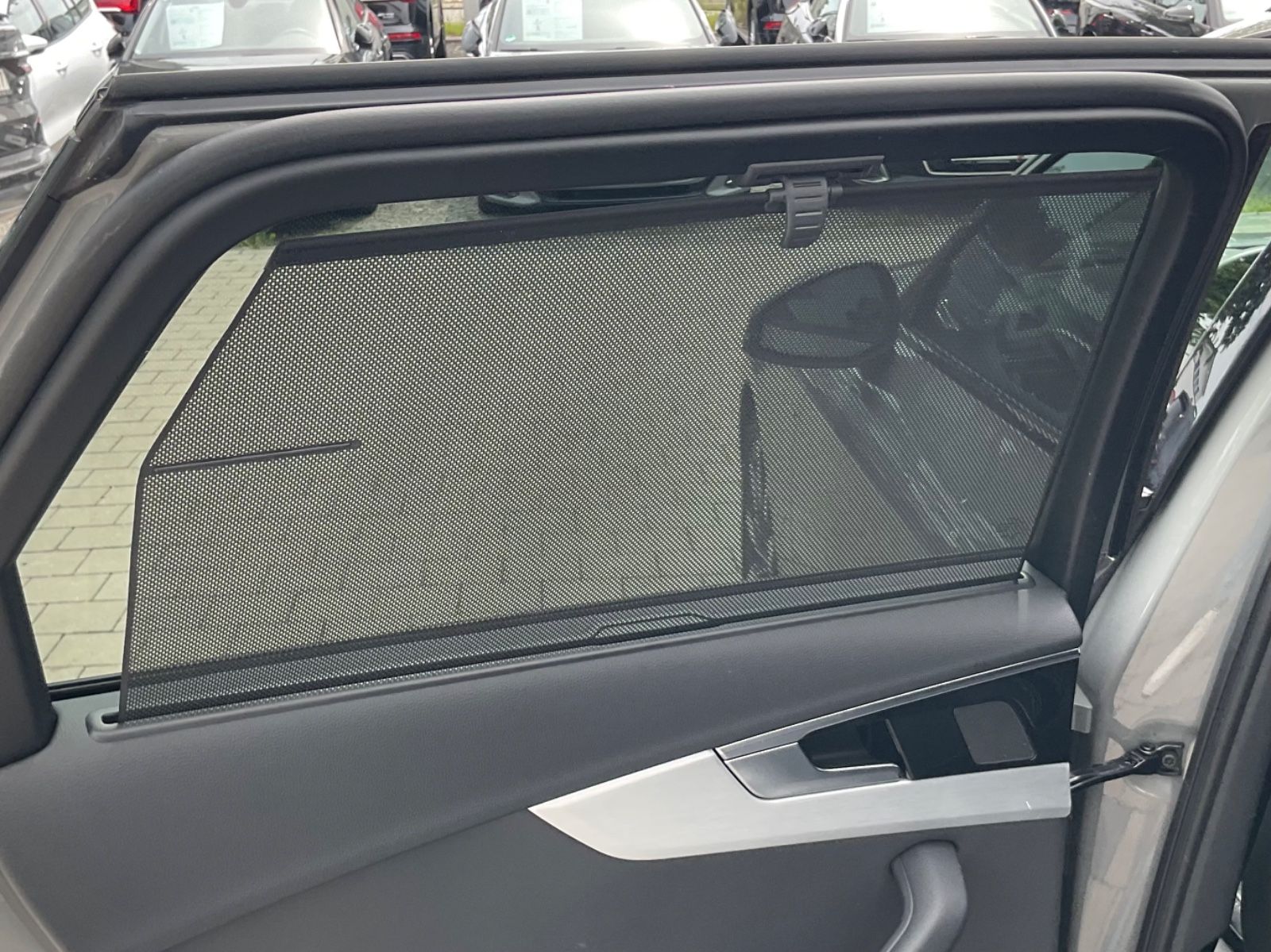 Audi A4 Av.40 TFSI quattro S line - Samsaru's Car Outlet