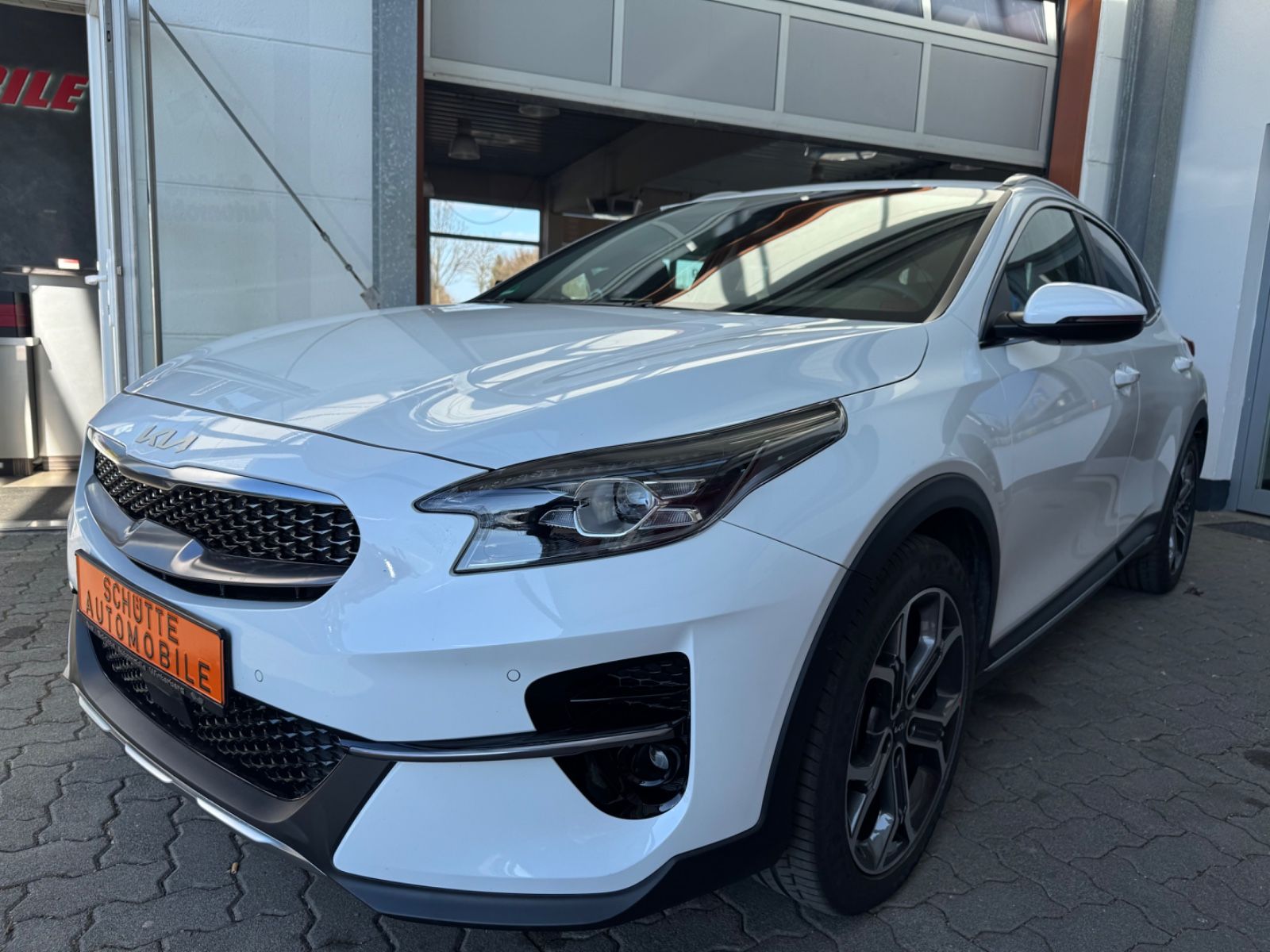 Kia XCeed Platinum Edition - Samsaru's Car Outlet