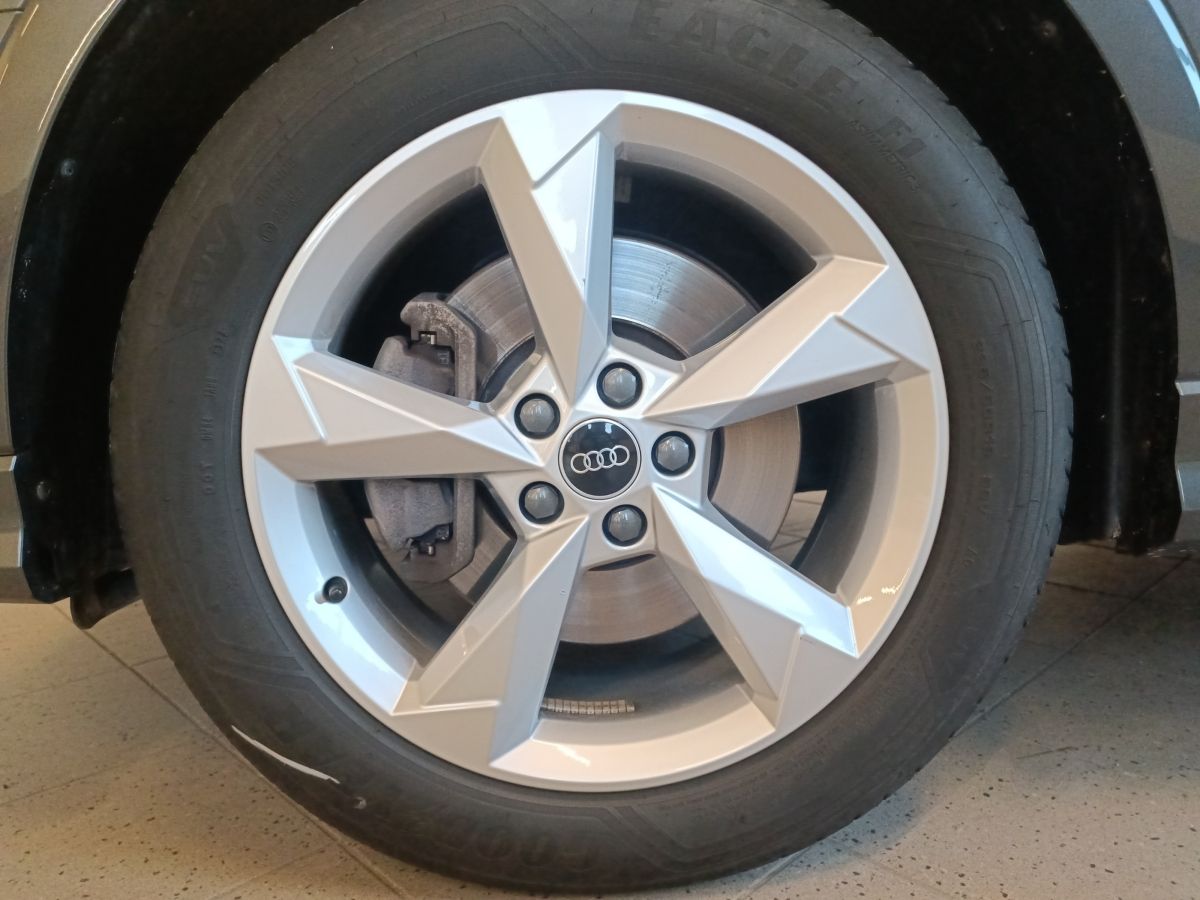 Audi Q3 40 TFSI quattro S tronic S-Line - Samsaru's Car Outlet