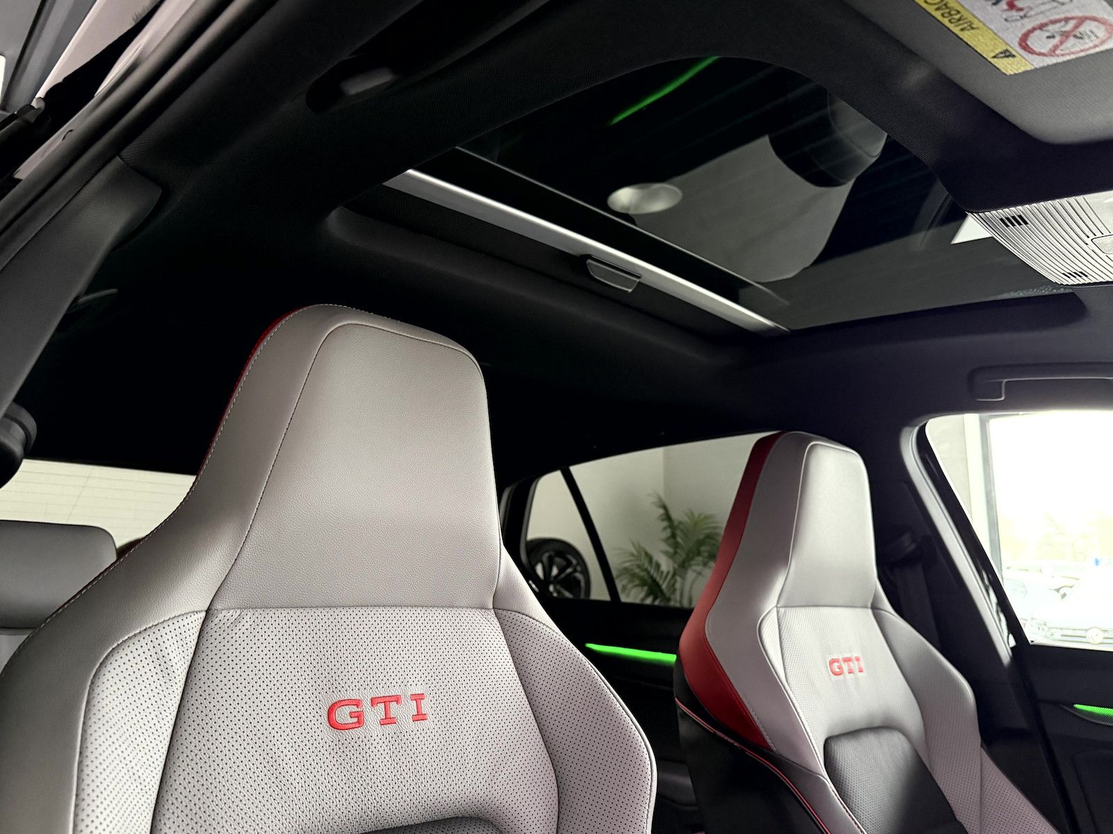 Volkswagen Golf GTI 2.0 TSI*BlackStyle*Pano*IQ*H&K*DCC*HUD*