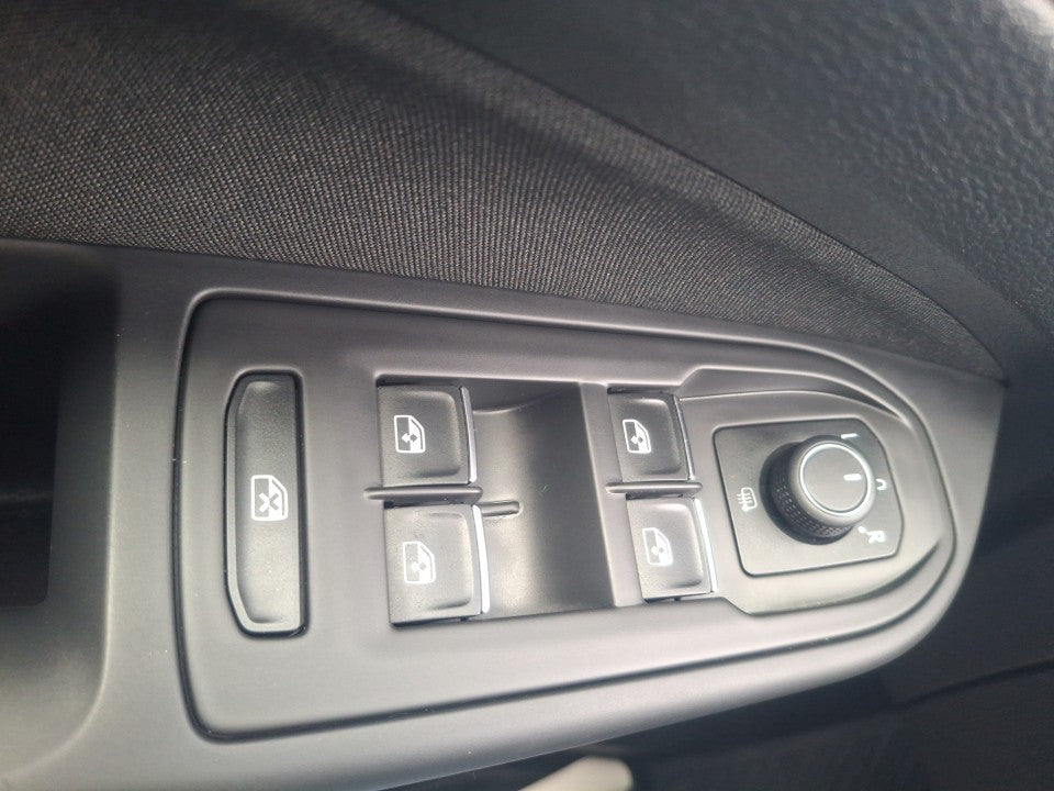 Volkswagen Golf Garantie 12 luni / Rate / Leasing / Credit / Istoric si km certificati