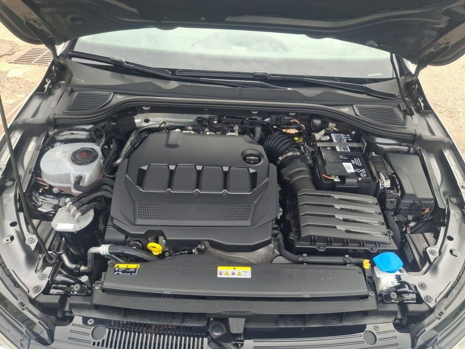Volkswagen Golf Garantie 12 luni / Rate / Leasing / Credit / Istoric si km certificati