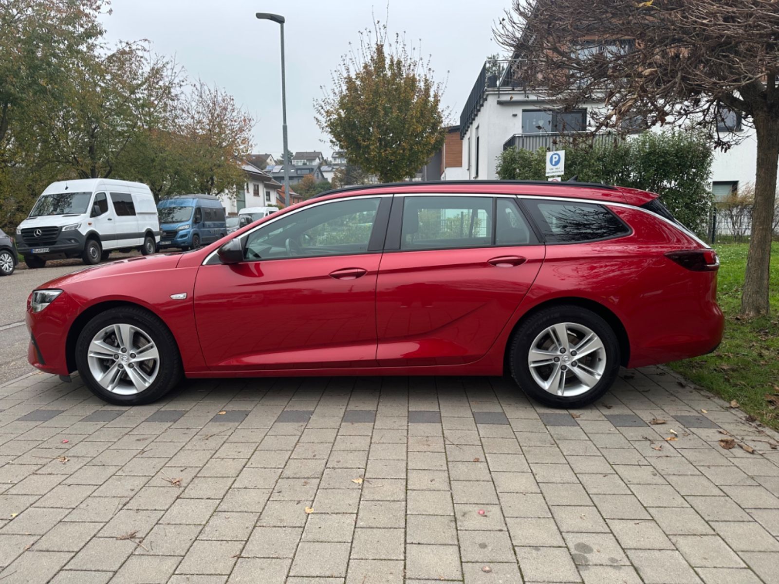Opel Insignia Sports Business - Samsaru's Car Outlet