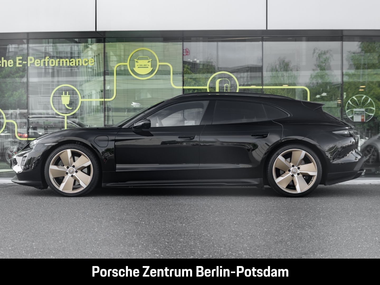 Porsche Taycan GTS Sport Turismo Burmester Panoramadach