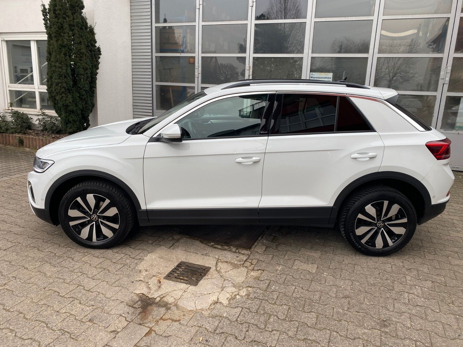 Volkswagen T-Roc Move - Samsaru's Car Outlet