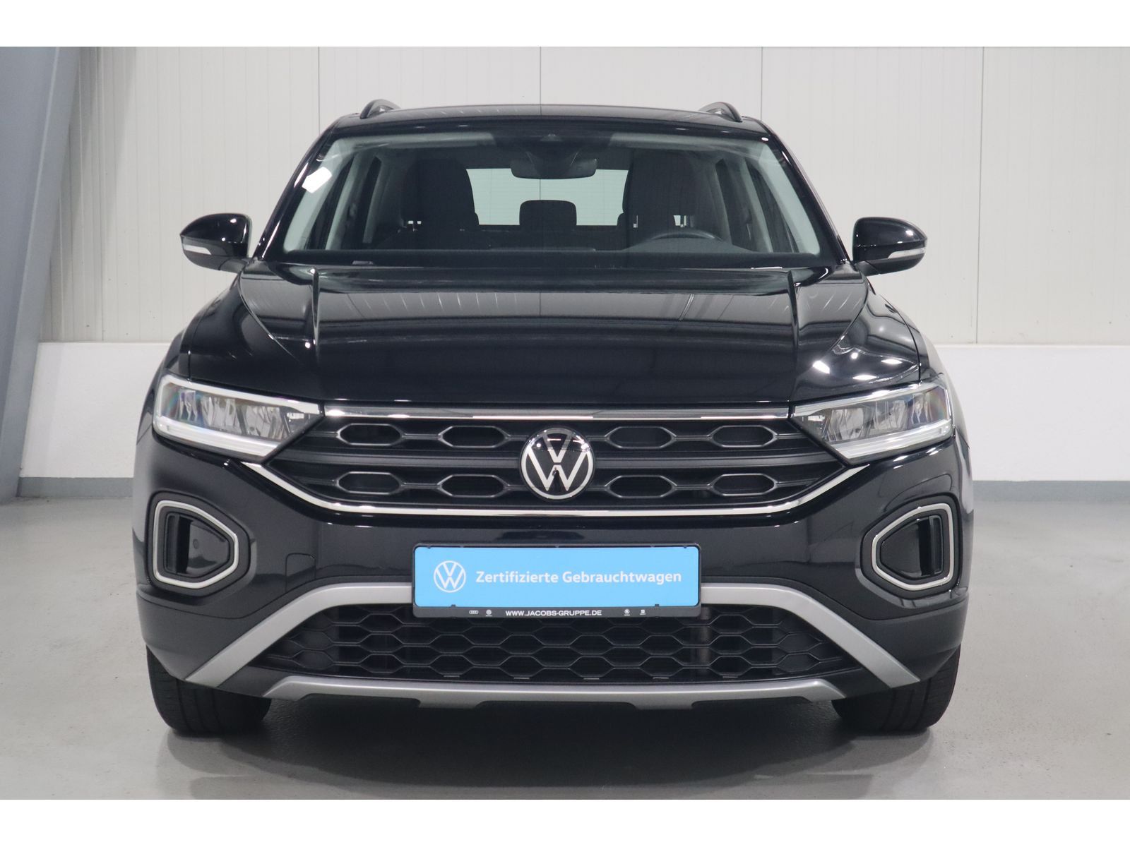 Volkswagen T-Roc 1.0 TSI Life - Samsaru's Car Outlet