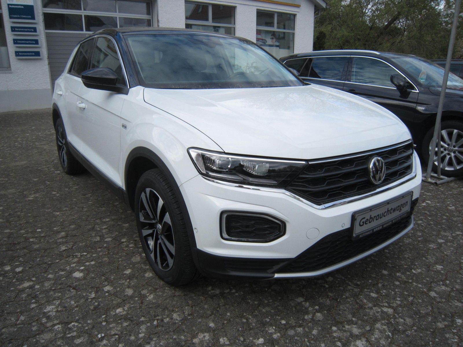 Volkswagen T-Roc IQ.DRIVE - Samsaru's Car Outlet