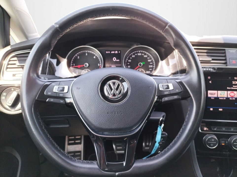 Volkswagen Golf Garantie 12 luni / Rate / Leasing / Credit / Istoric si km certificati