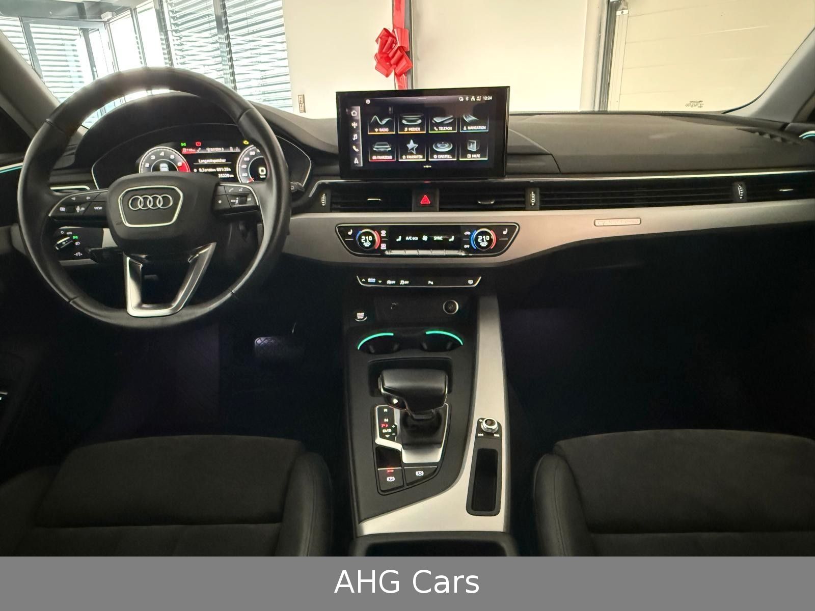 Audi A4 40 Avant S line quattro 2.0 TFSI - Samsaru's Car Outlet