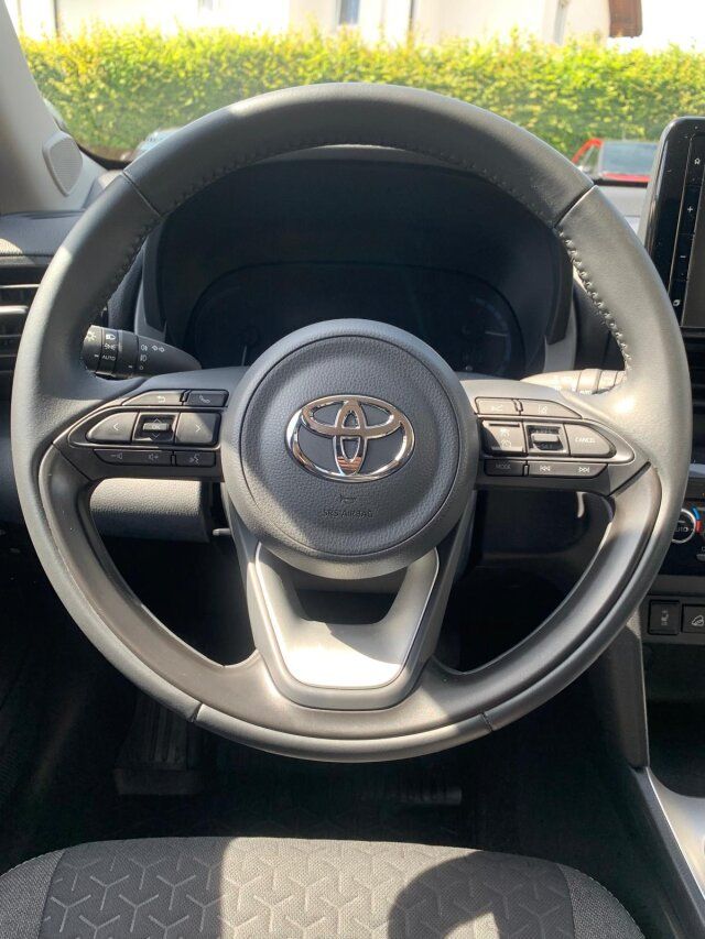 Toyota Yaris (Hybrid) Comfort ALLRAD /Kamera/Tempomat