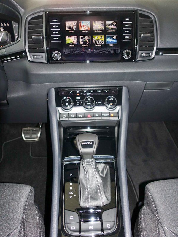 Skoda Karoq 1.5 TSI DSG Sportline *5 Jahre Garantie bi
