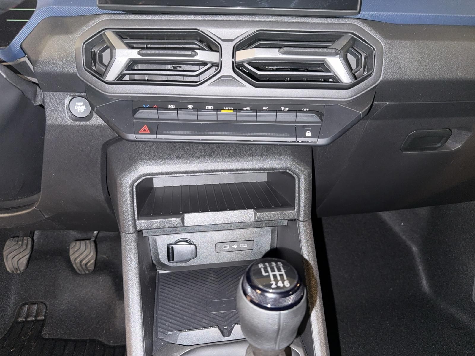 Dacia Duster TCe 130 Journey 4x4 - Samsaru's Car Outlet
