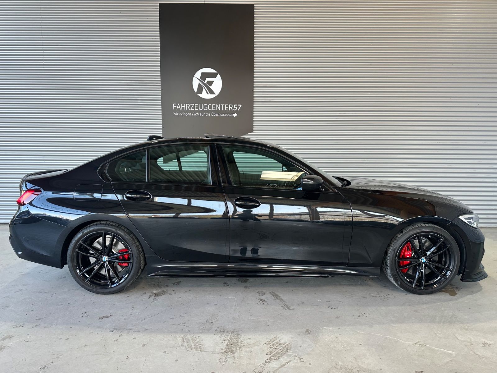 BMW 330i M-PERFORMANCE - Samsaru's Car Outlet