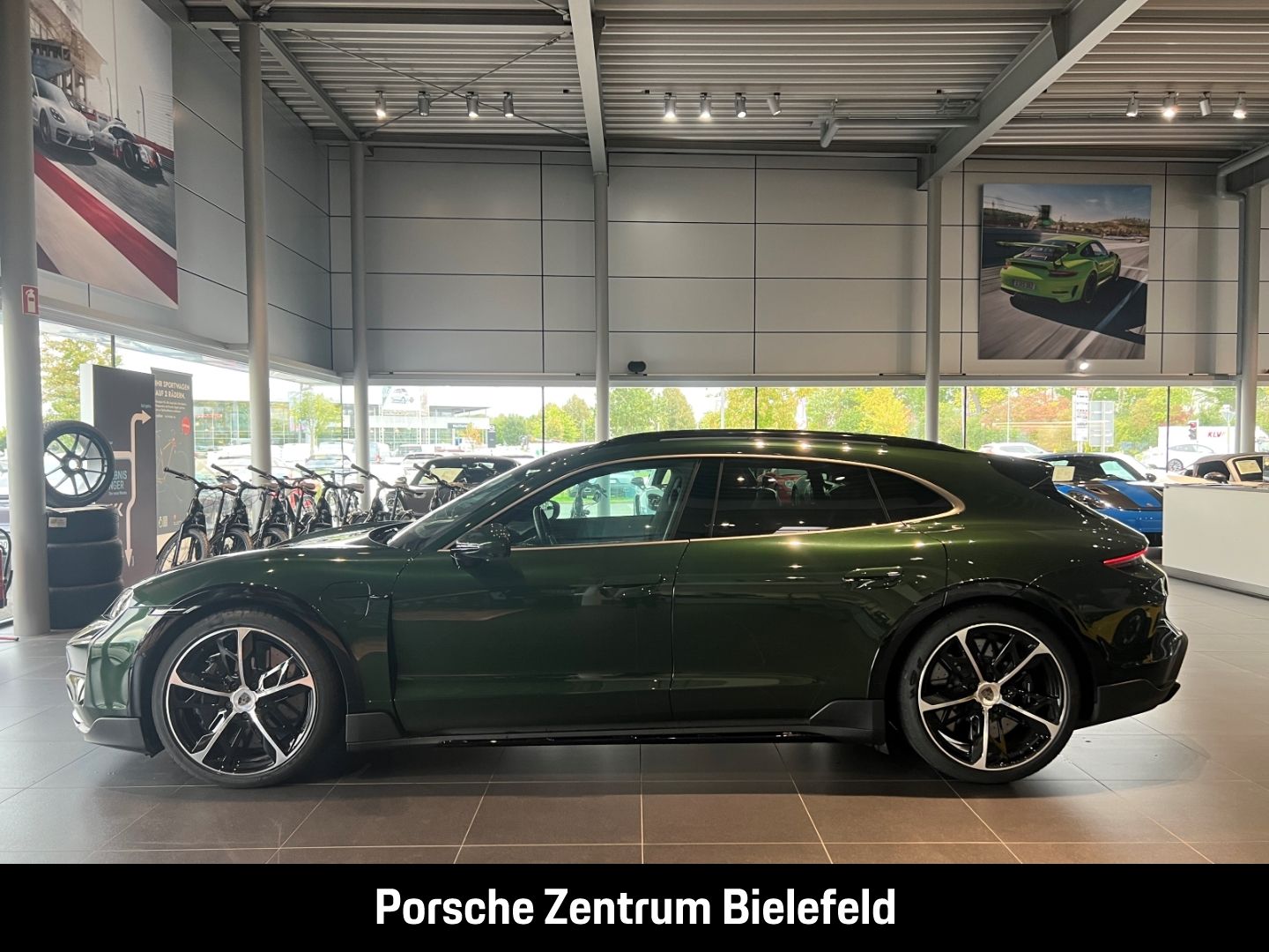 Porsche Taycan Turbo S Cross Turismo Burmester LED
