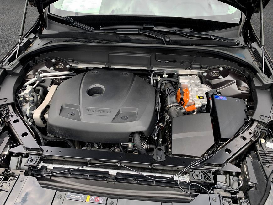 Volvo XC60 T6 AWD Plug-in Hybrid Plus Dark