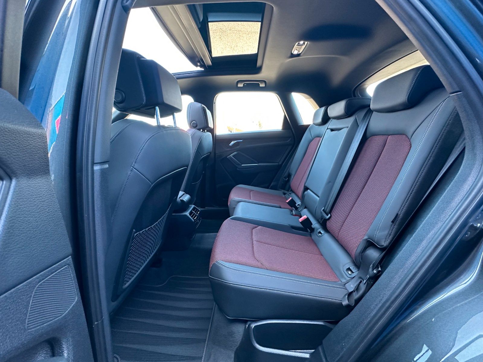 Audi Q3 45 TFSI QUATT S-LINE - Samsaru's Car Outlet