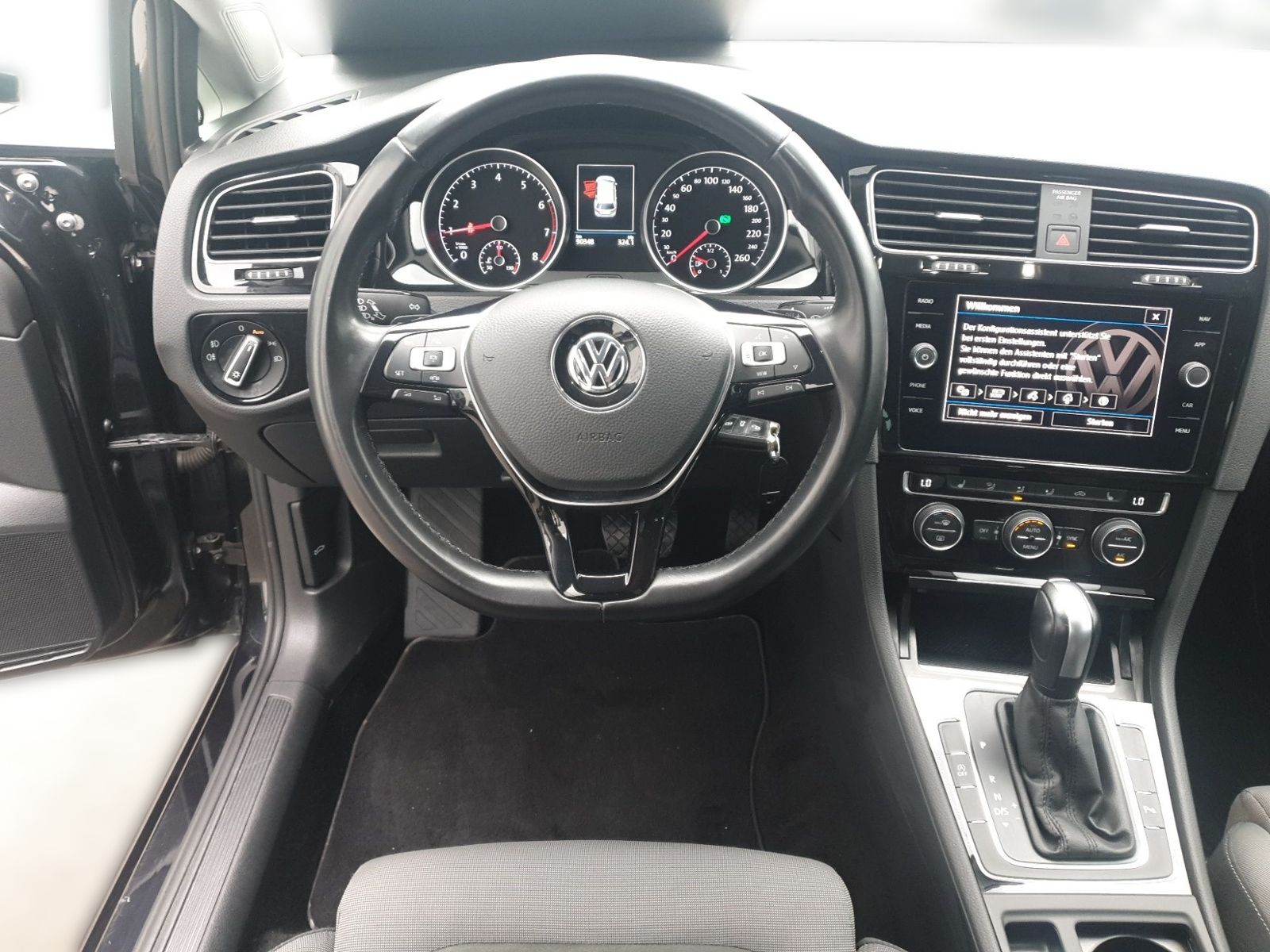 Volkswagen Golf VII Variant 1.5 TSI DSG - Samsaru's Car Outlet