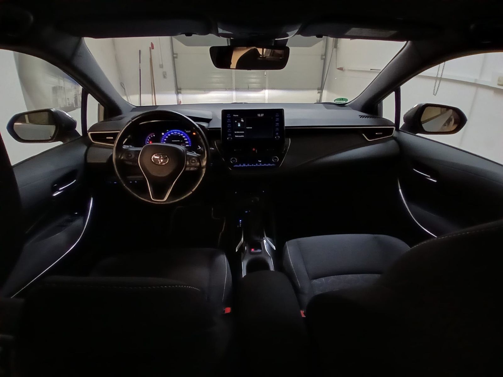 Toyota Corolla Touring Sports 2.0 Hybrid Team - Samsaru's Car Outlet