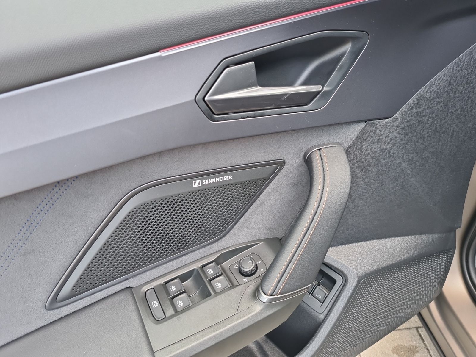 Cupra Formentor VZ 1.5e Hybrid - Samsaru's Car Outlet