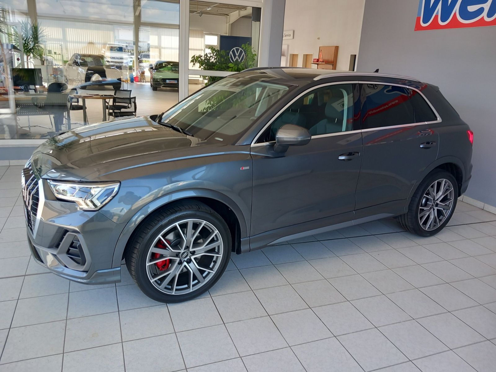 Audi Q3 S line 40 TDI quattro - Samsaru's Car Outlet