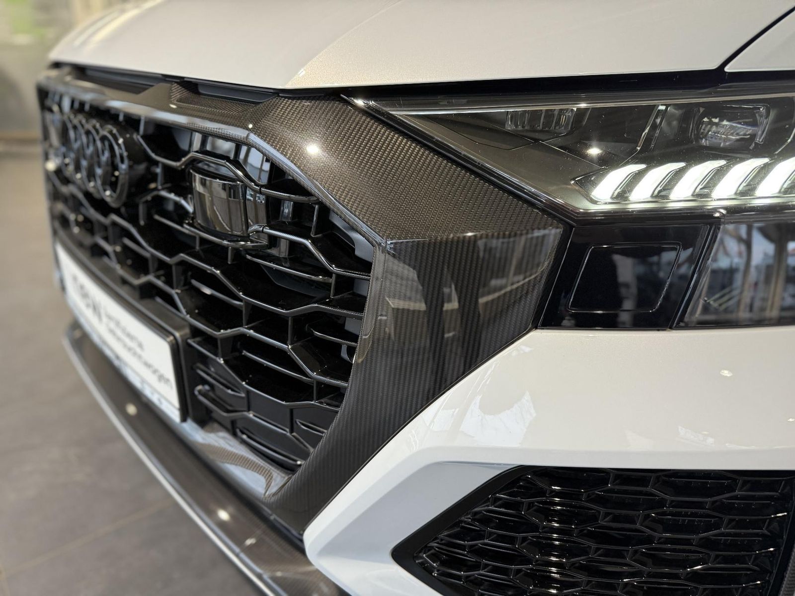 Audi RSQ8 Carbon Pak.+Standheiz 305 km/h+Keramik+B&O