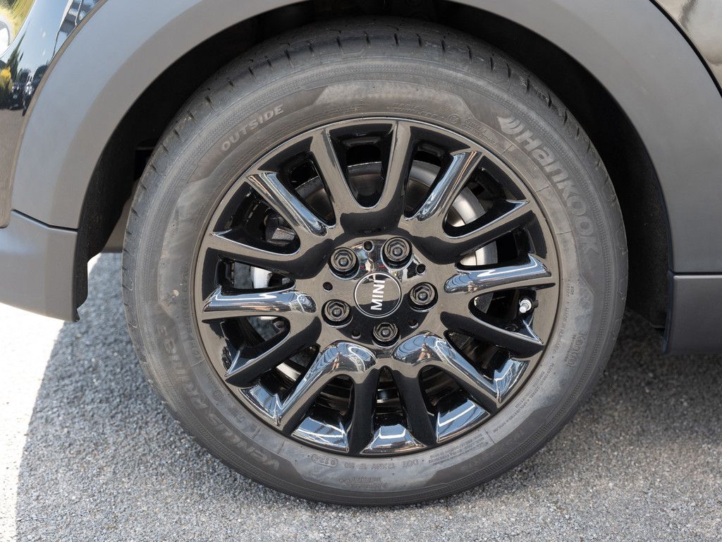 MINI One Essential Trim - Samsaru's Car Outlet