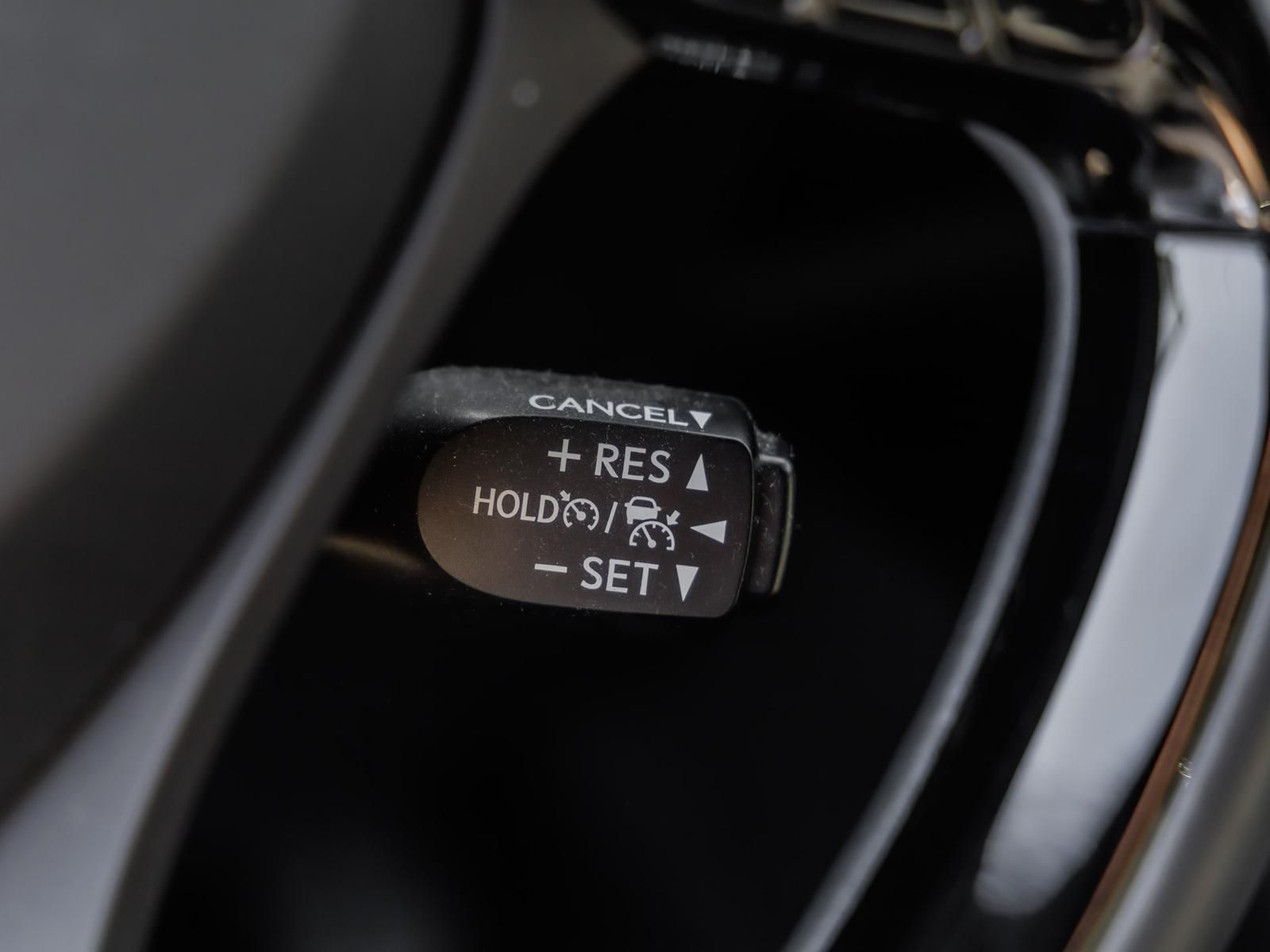 Toyota C-HR 2.0 Hybrid Lounge - Samsaru's Car Outlet