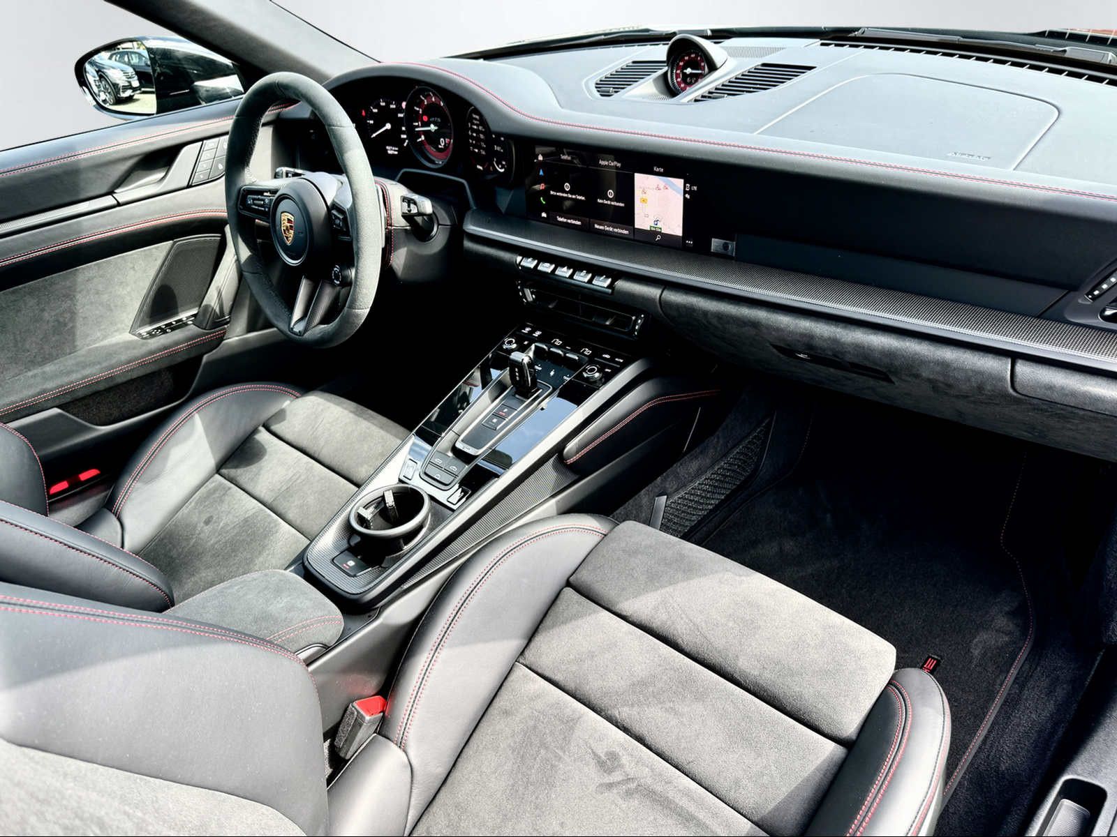 Porsche 992 CARRERA 4 GTS-CARBON-BOSE-LIFTS-1HD-360°-20´