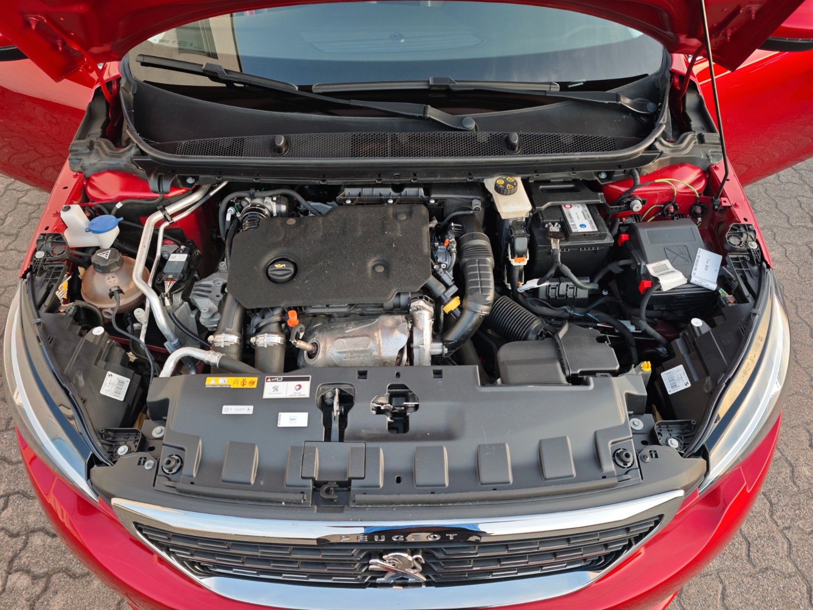 Peugeot 308 BlueHDi 130 EAT6 Allure - Samsaru's Car Outlet
