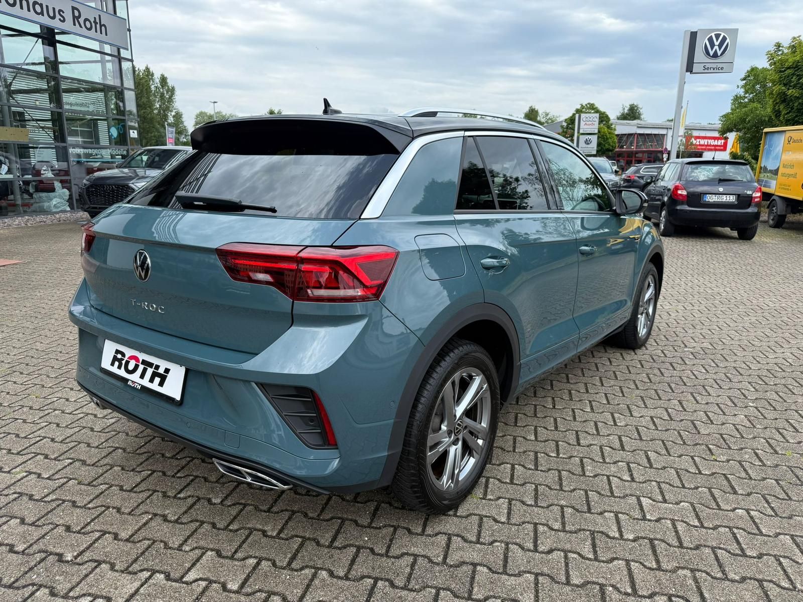 Volkswagen T-Roc 2.0 TDI R-Line - Samsaru's Car Outlet