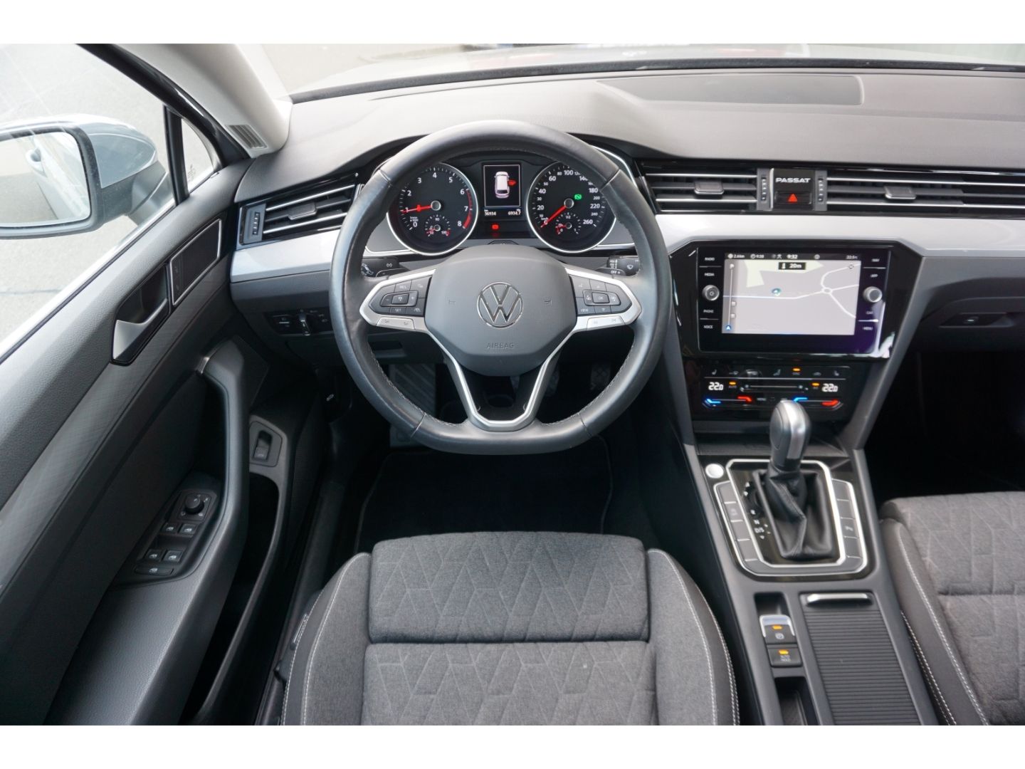 Volkswagen Passat 1.5TSI-DSG - Samsaru's Car Outlet