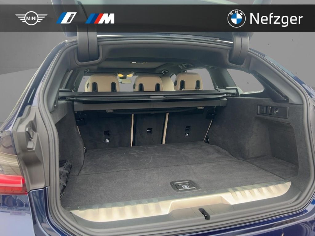 BMW 330 e xDrive Touring AHK M Sport HUD Pano HiFi
