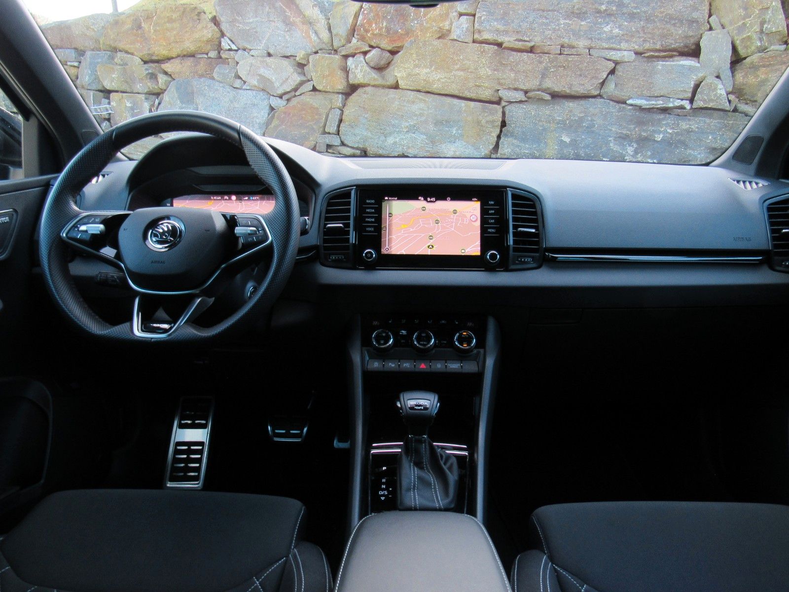 Skoda Karoq 2.0l TDI DSG 4x4 Sportline AHK 360° CANTON