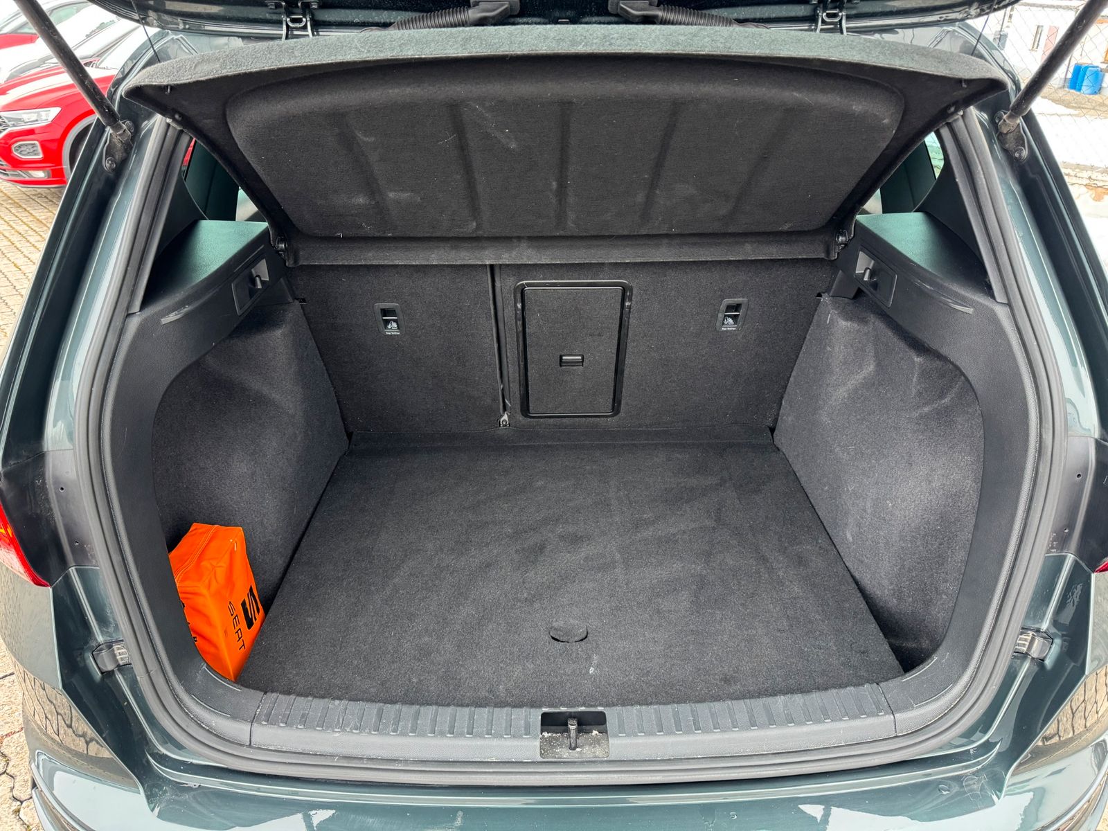 Seat Ateca FR 2.0 TSI DSG 4Drive ACC AHK PANO