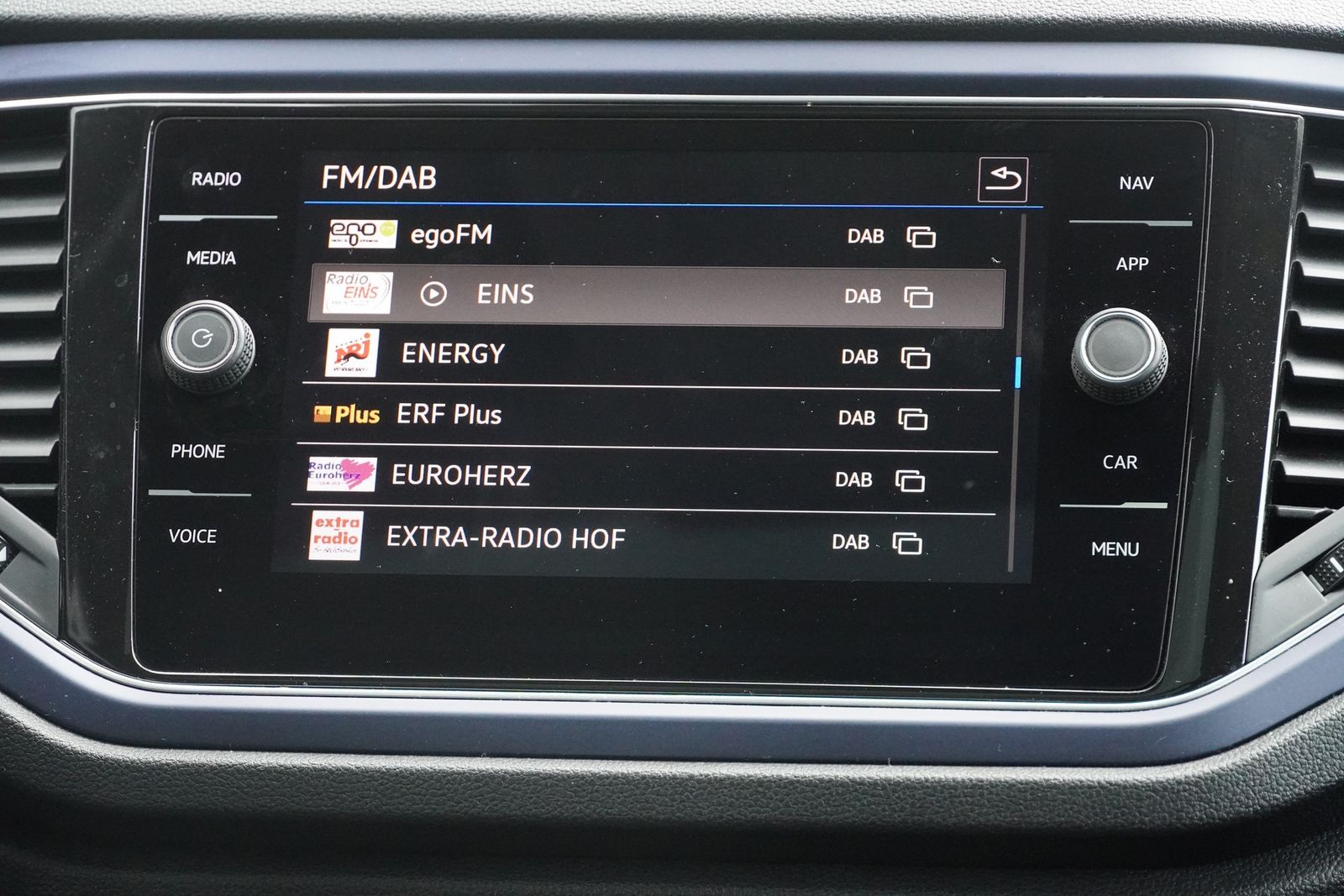 Volkswagen T-Roc 1.0 TSI United - Samsaru's Car Outlet