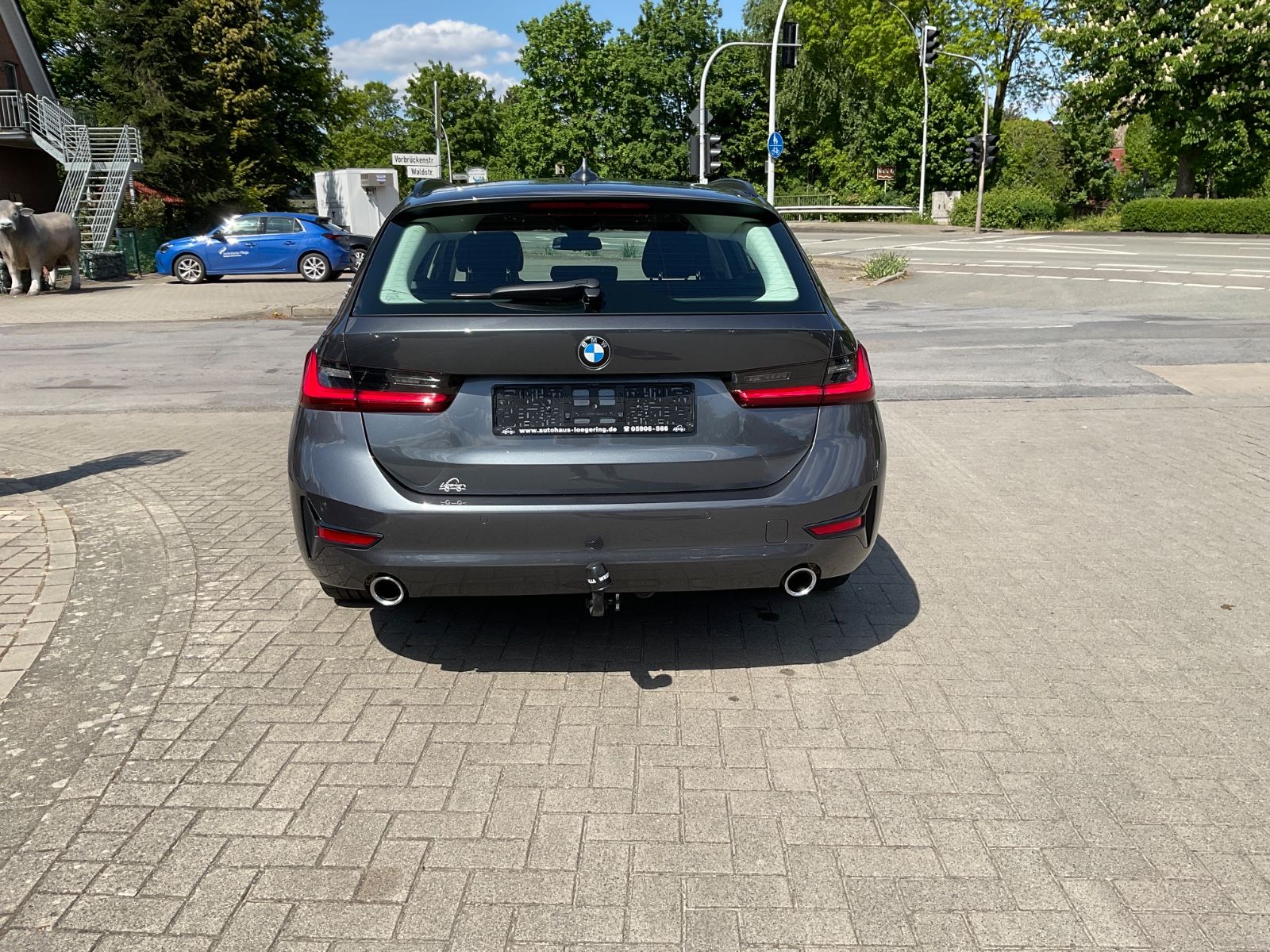 BMW 320d xDrive Touring - Samsaru's Car Outlet