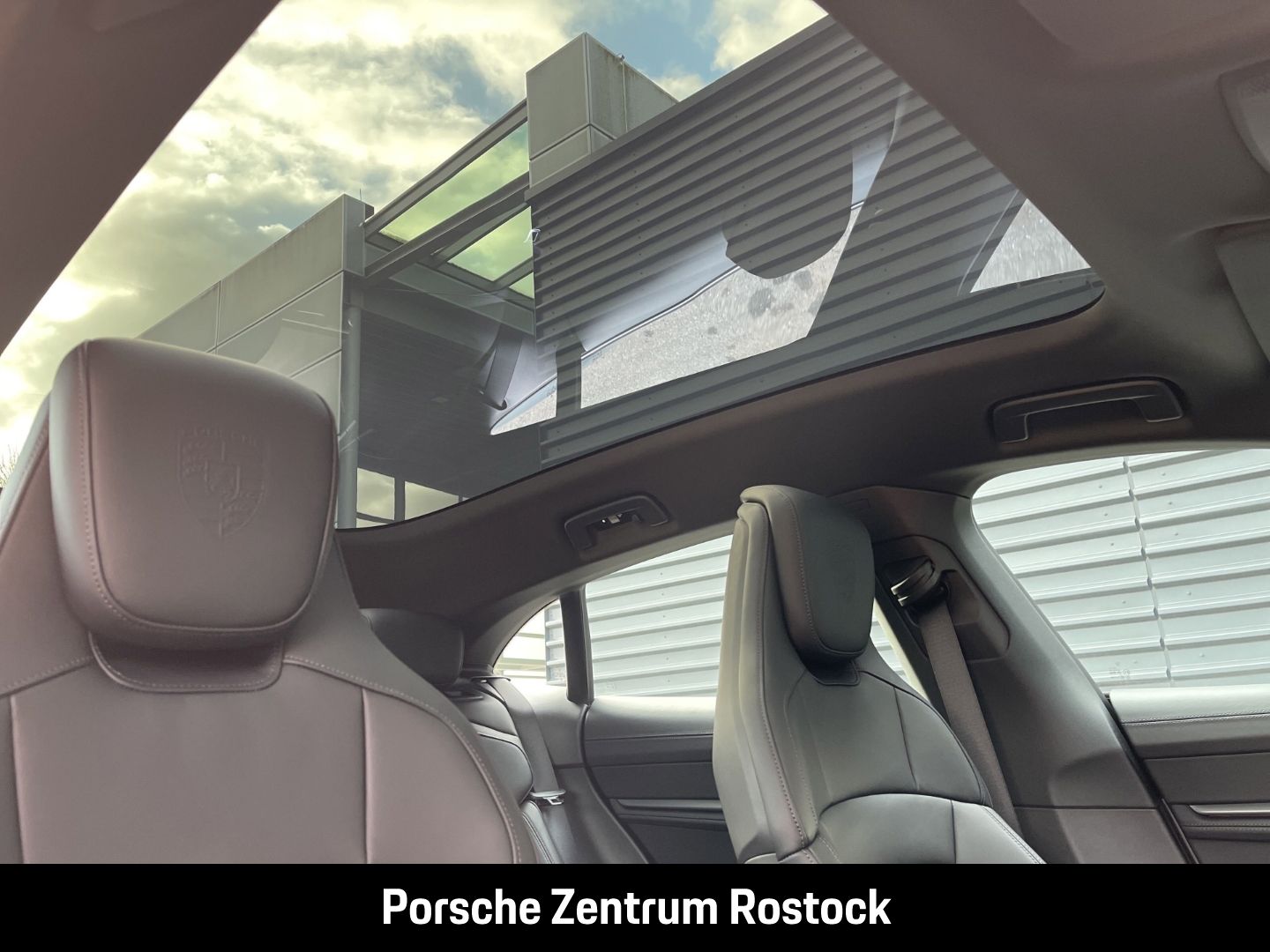 Porsche Taycan 4 Cross Turismo InnoDrive LED-Matrix