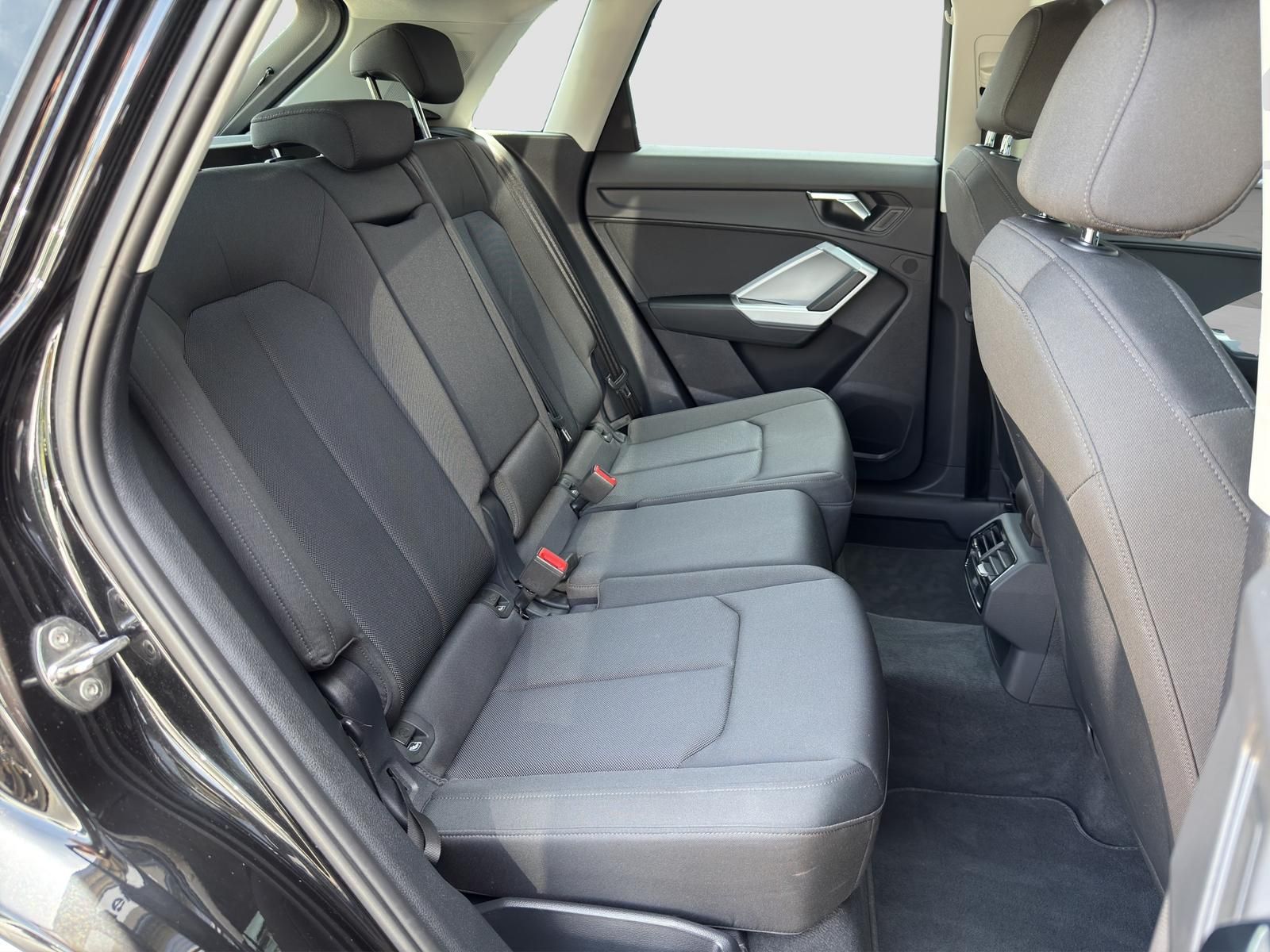 Audi Q3 35 TDI quattro - Samsaru's Car Outlet